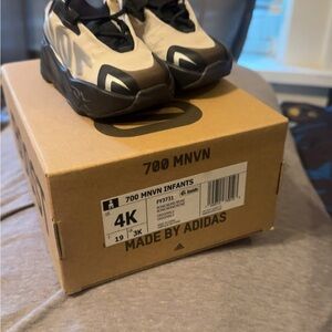 Adidas 700 MNVN Infant Shoes in Black and Cream